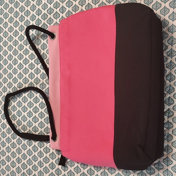 Victoria Secret Thermal Beach Bag Neoprene Pink And Black with Zip Top - Picture 7 of 8